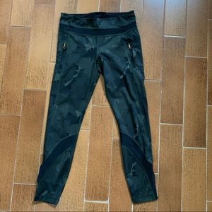 Lululemon Camo Run Inspire Tight II Leggings 6